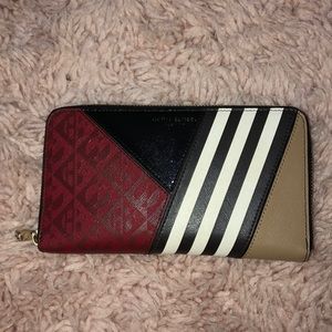 Henri Bendel Wallet